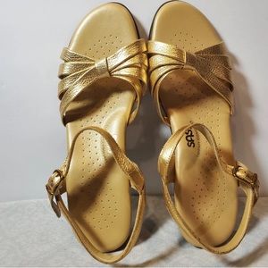 New SAS Strippy Gold quarter strap wedge sandals 7.5 M